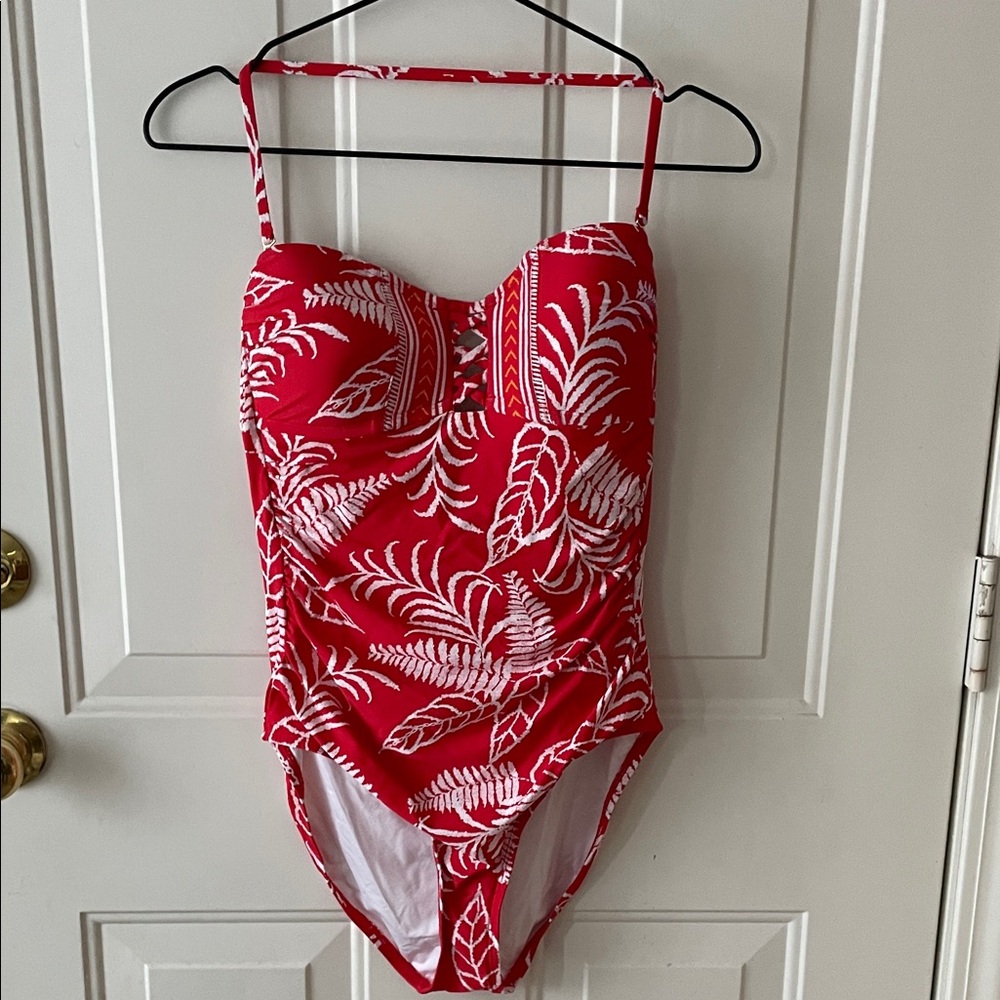Red Tropical Print One-Piece Swimsuit Beach Resort Size 6 NWT